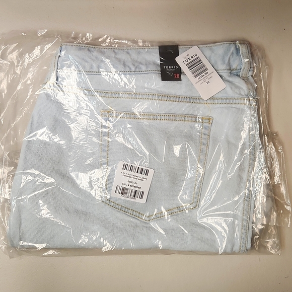 ❤️NWT VINTAGE TORRID SHORTS - BOYFRIEND VINTAGE STRETCH DENIM - HIGH RISE - PLUS - Picture 5 of 14